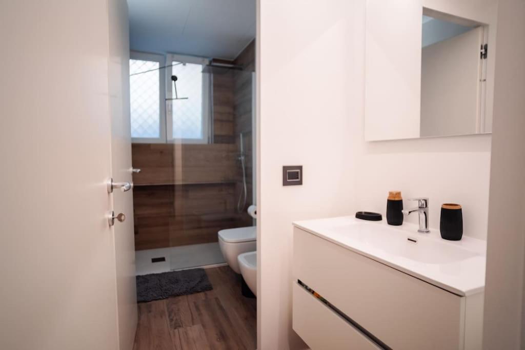 Carlo Apartment - 15 Min From Duomo Milano Esterno foto