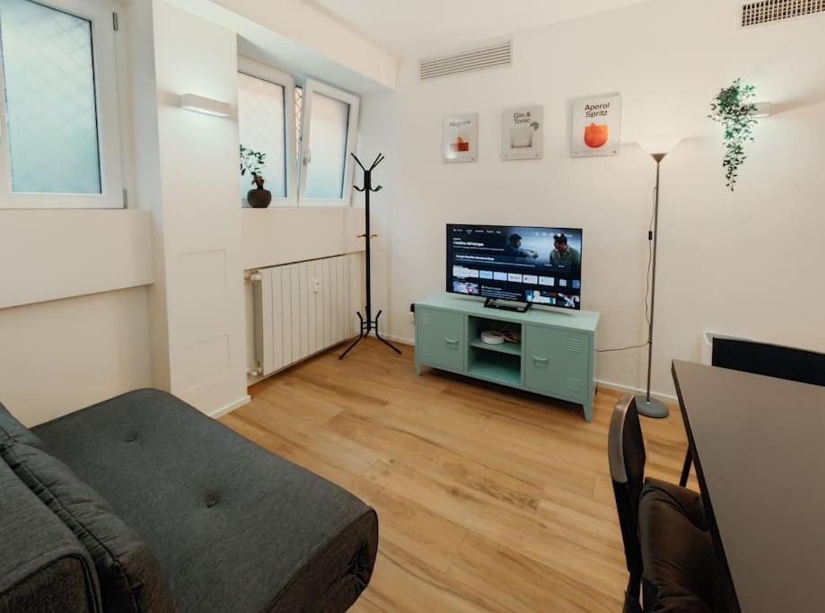 Carlo Apartment - 15 Min From Duomo Milano Esterno foto